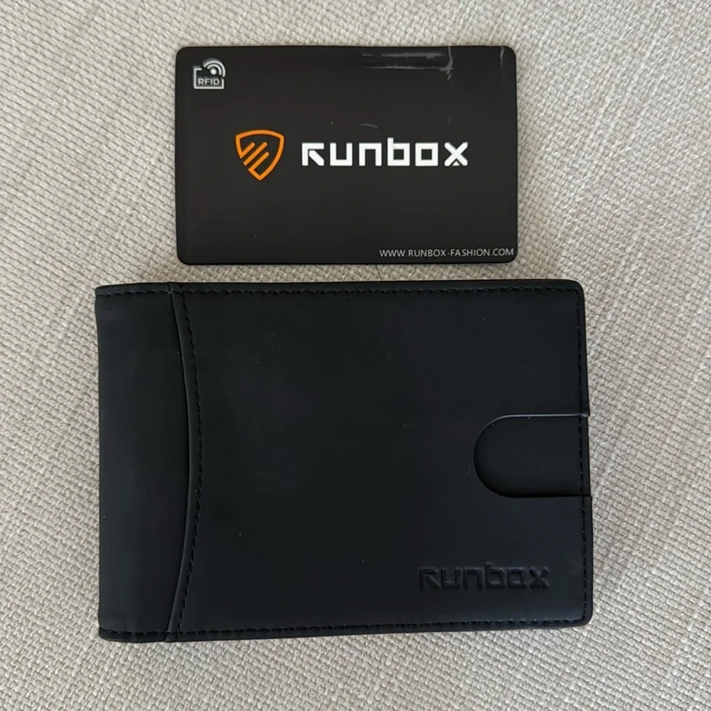Runbox Wallet for Men. Has RDIF protection. With money clip to hold‎ bills.